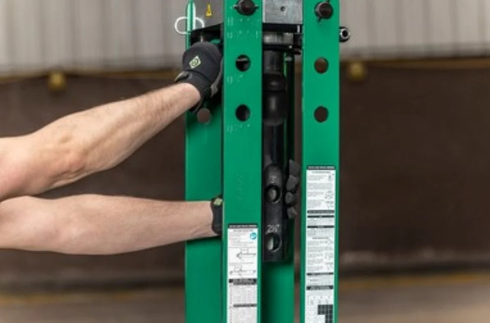 Greenlee 881 Cam-Track Bender for 2-1/2" - 4" with Hydraulic Pump and Mobile Bending Table - Image 2