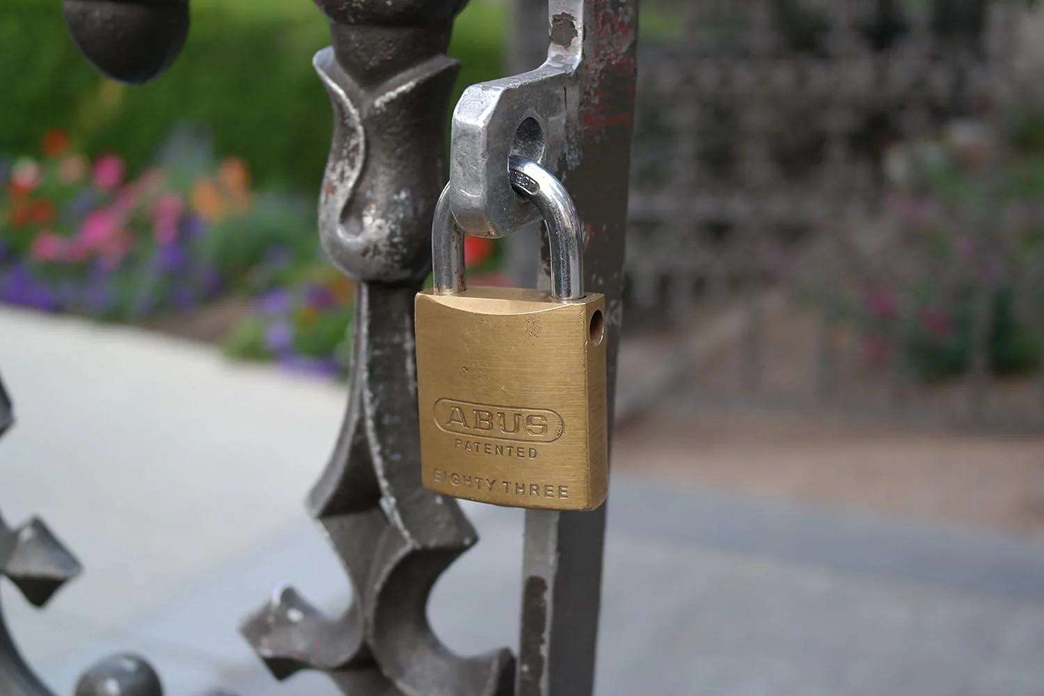 ABUS 83/45-300 S2 Schlage 45mm All Weather Solid Brass Rekeyable Padlock with 1" Shackle, Zero-Bitted - Image 5