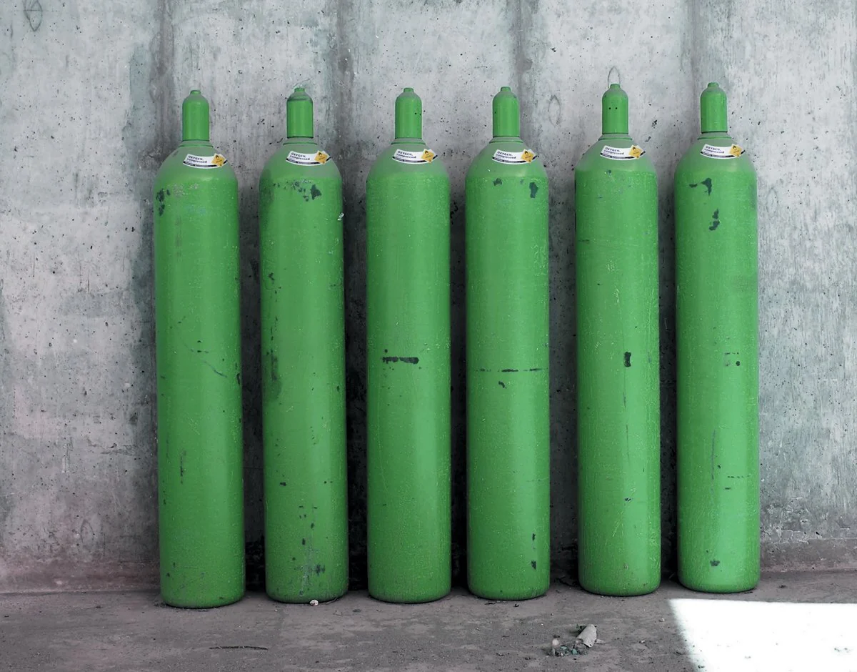 Accuform MCSLPRR Adhesive Vinyl Cylinder Shoulder Label, "Propane - UN1978 - Flammable Gas 2", 2" Length x 5-1/4" Width x 0.004" Thickness - Image 2