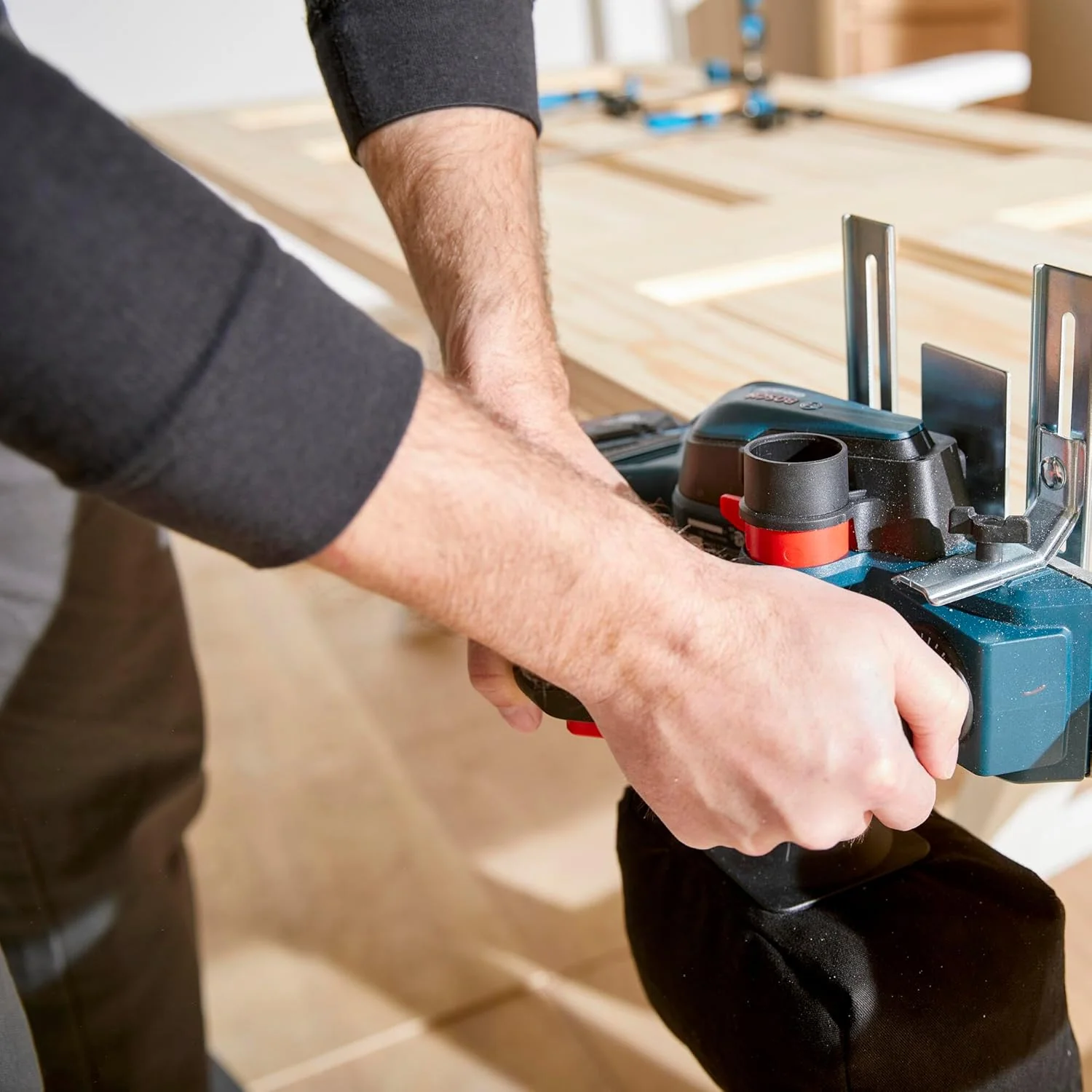 BOSCH GHO18V-26N 18V Brushless Planer - 13,600 RPM, 3/32 In. Depth Cut, 3-� In. Width, Dual Shaving Exhaust Ports, On-Tool Blade Storage (Bare Tool) - Image 8