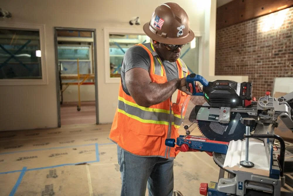 Bosch PROFACTOR 18V Surgeon 12in Dual Bevel Glide Miter Saw Kit - Image 10