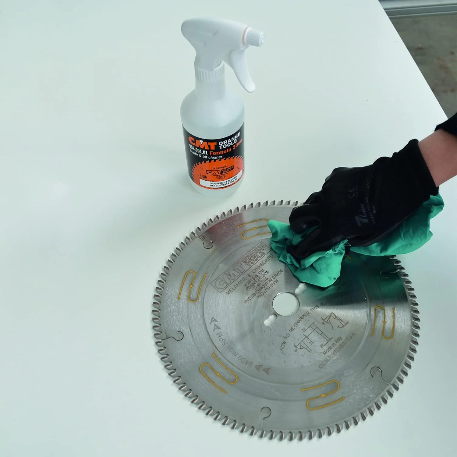 CMT Formula 2050 Blade and Bit Cleaner, 18 oz bottle - Image 3
