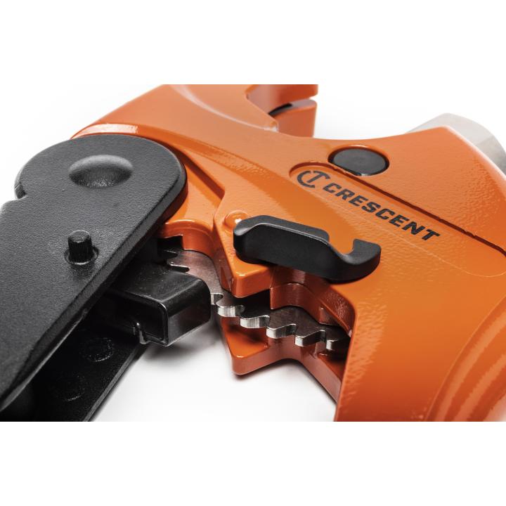 Crescent CRPC118 1-1/8" Ratcheting PVC Pipe Cutter - Image 3