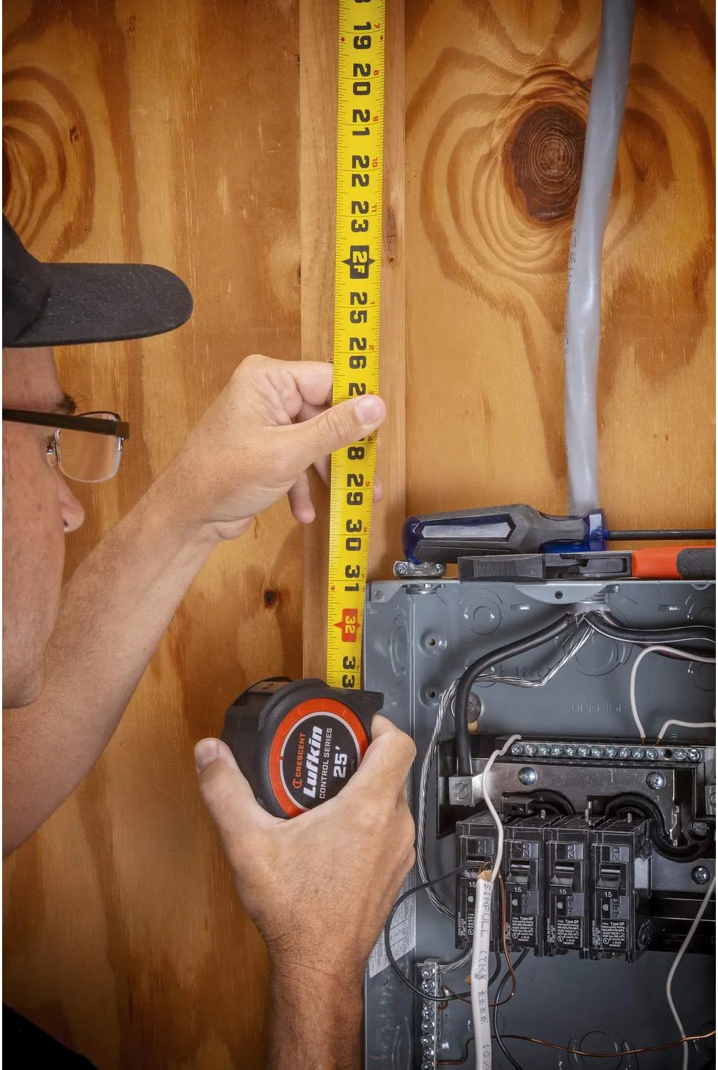 Crescent Lufkin 1-3/16 x 35' Command Control Series Yellow Clad Tape Measure - L1035C-02 - Image 6