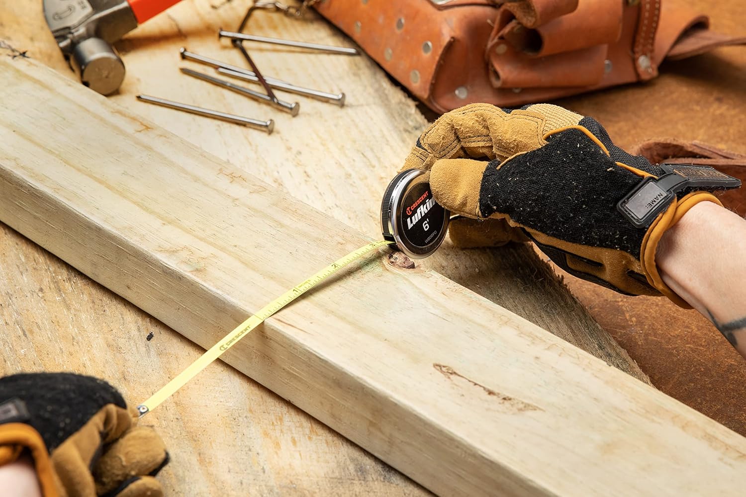 Crescent Lufkin (W606P) 1/4" x 6' Executive Diameter Yellow Clad A19 Blade Pocket Tape Measure - Image 5
