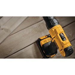 DeWALT (DCD771C2) 20V MAX Lithium-Ion Compact Drill/Driver Kit - Image 4