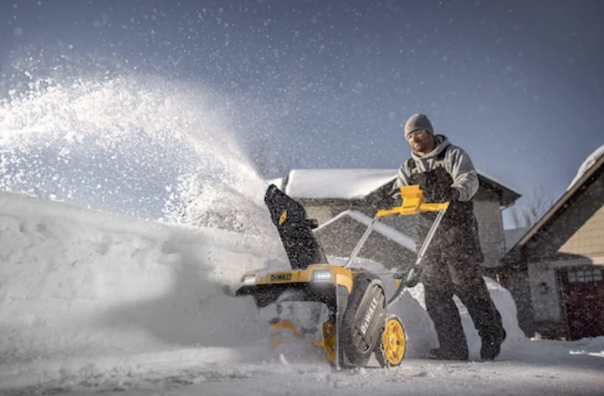 DeWALT 2x 60V Single Stage 21 In. Brushless Snow Thrower (Bare Tool) - Image 3