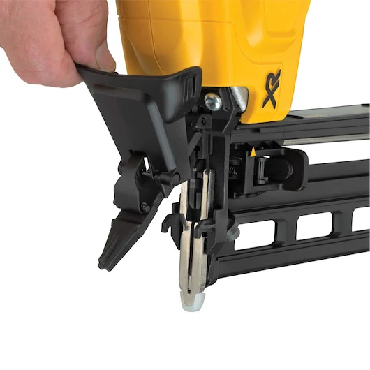 DEWALT DCN662D1 20V MAX XR 16 GA Cordless Straight Finish Nailer Kit - Image 12