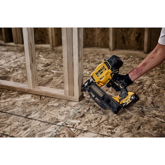 DEWALT DCN920B 20V MAX XR Brushless Cordless 21° Plastic Collated Framing Nailer (Tool Only) - Image 10