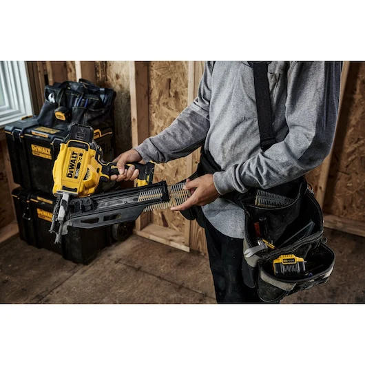 DEWALT DCN930B 20V MAX XR Brushless 30° Paper Collated Framing Nailer (Tool Only) - Image 14