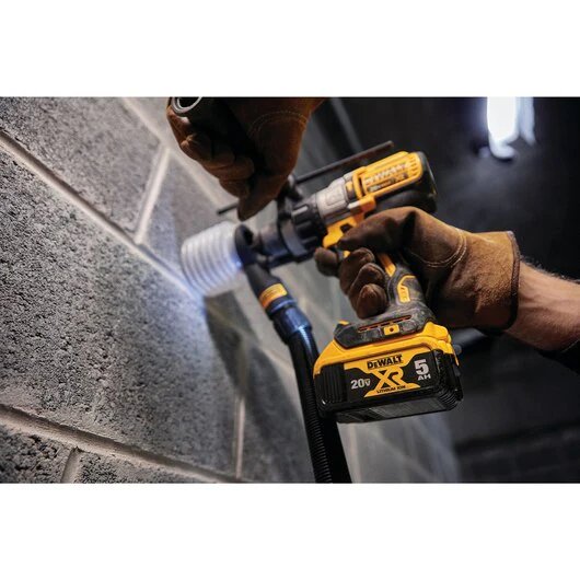 DeWALT (DCB205) 20V MAX Lithium-Ion Battery - Image 3