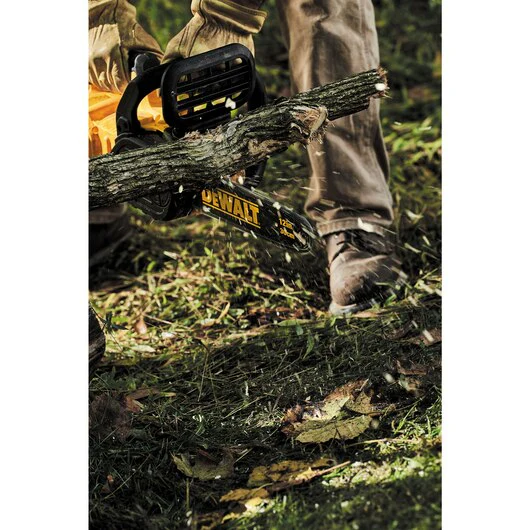 DeWALT DCCS670B 60V FlexVolt Brushless Cordless Chainsaw - Image 8
