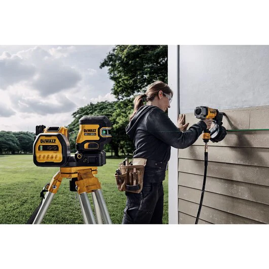 DeWALT 20V (DCLE34520G) Crossline 5-Spot Combo Kit - Image 5