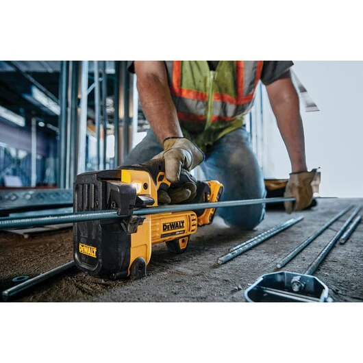 DeWALT 20V MAX Threaded Rod Cutter Kit - Image 6