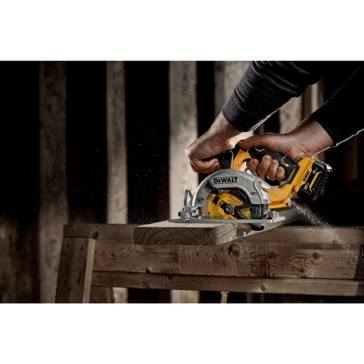 DeWALT 12V DCS512B MAX XTREME Brushless Circular Saw (Bare Tool) - Image 6