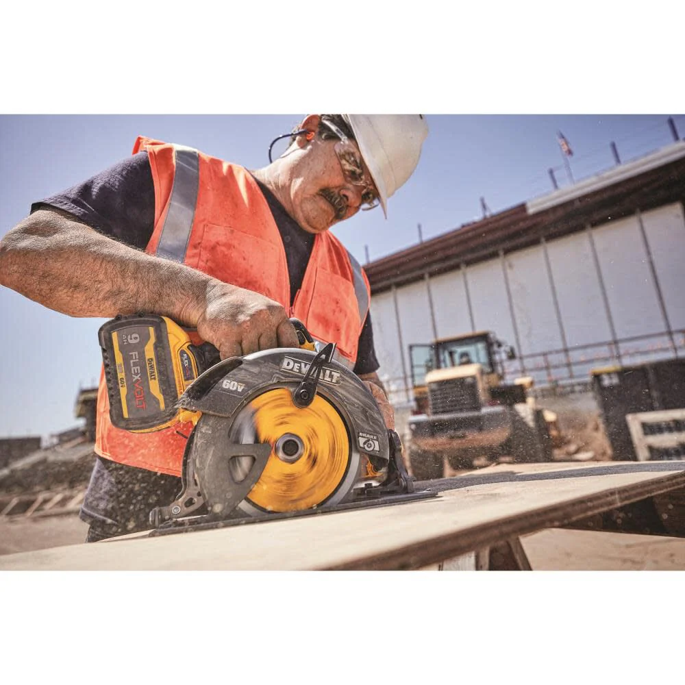 DeWALT DCS578X2 60V MAX FlexVolt 7-1/4 In. Circular Saw Kit with Brake Brushless - Image 5