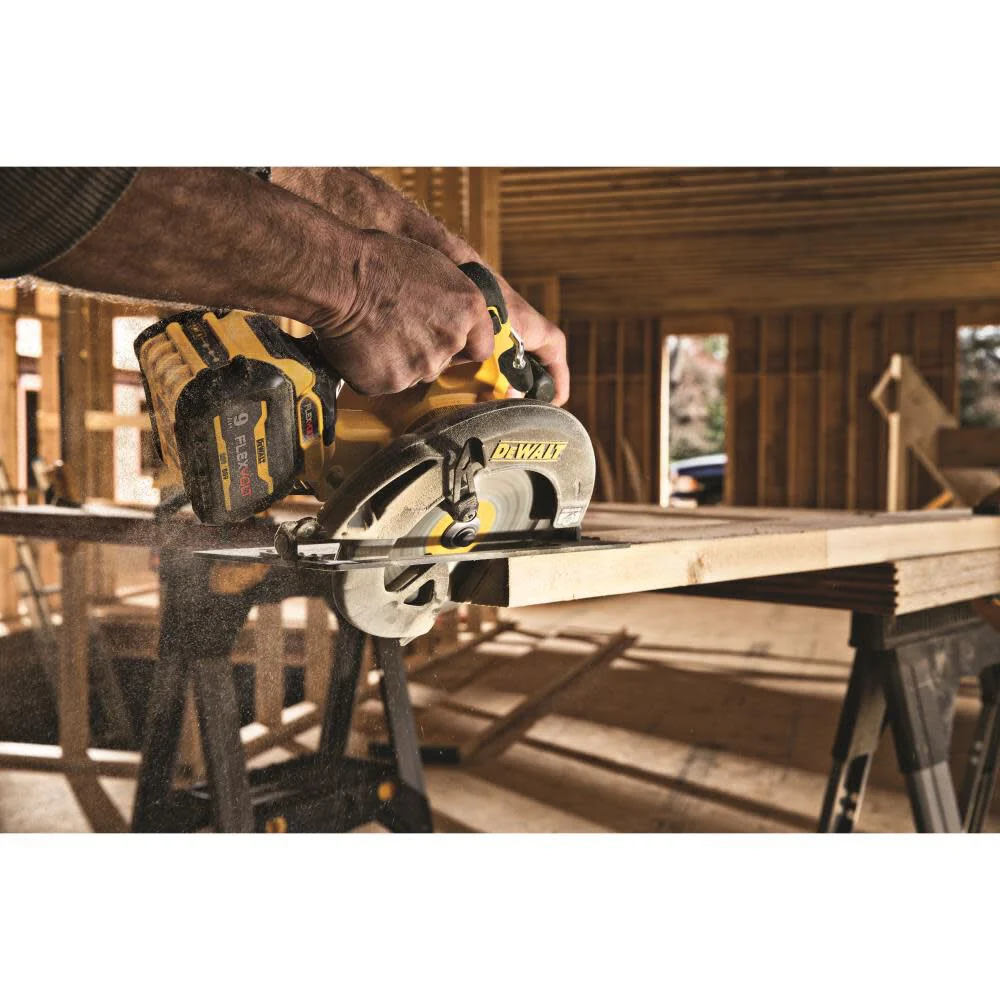 DeWALT DCS578X2 60V MAX FlexVolt 7-1/4 In. Circular Saw Kit with Brake Brushless - Image 6