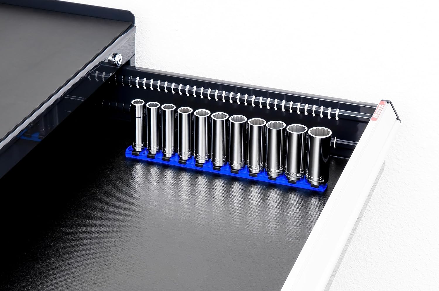 Ernst Manufacturing 18-Inch Magnetic Socket Organizer with 22 1/4-Inch Twist Lock Clips, Black (8420M-Black-1/4) 18-Inch 1/4-Inch Black - Image 5