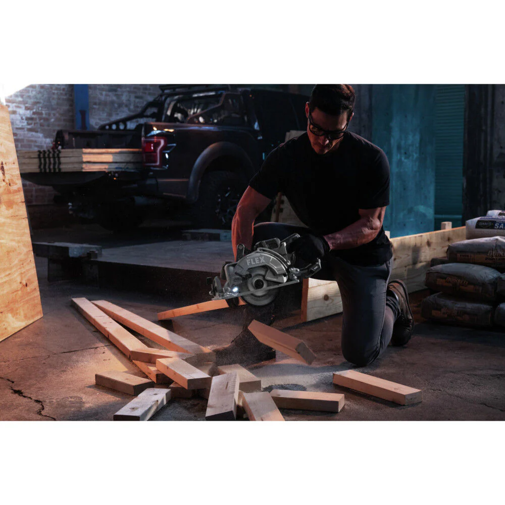 FLEX 24V Brushless Cordless 7-1/4-Inch Rear Handle Circular Saw Kit with 10.0Ah Stacked Lithium Battery and 280W Rapid Charger - Image 5