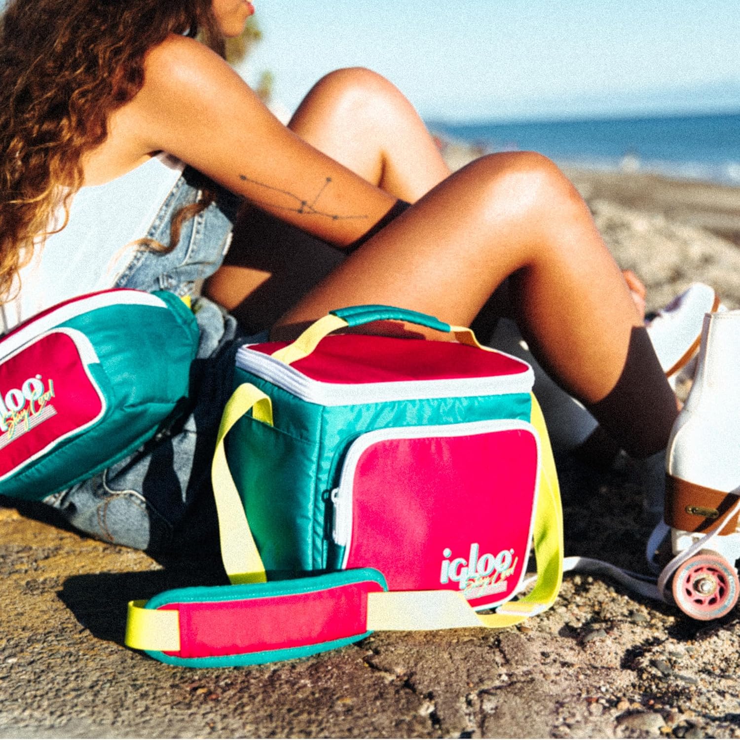 Igloo 000654790 Retro 90s Lunch Coolers, Insulated Lunch Bag, Square Lunch Box Cooler with Front Pocket & Adjustable Strap Neon - Image 8