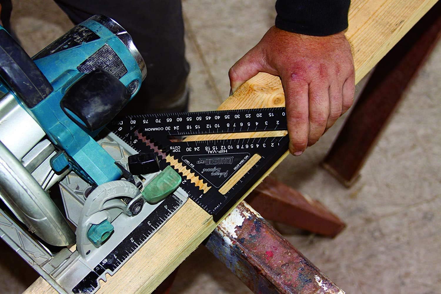 Johnson Level & Tool 1904-0700 Johnny Square Professional Easy-Read Aluminum Rafter Square, 7" - Image 7