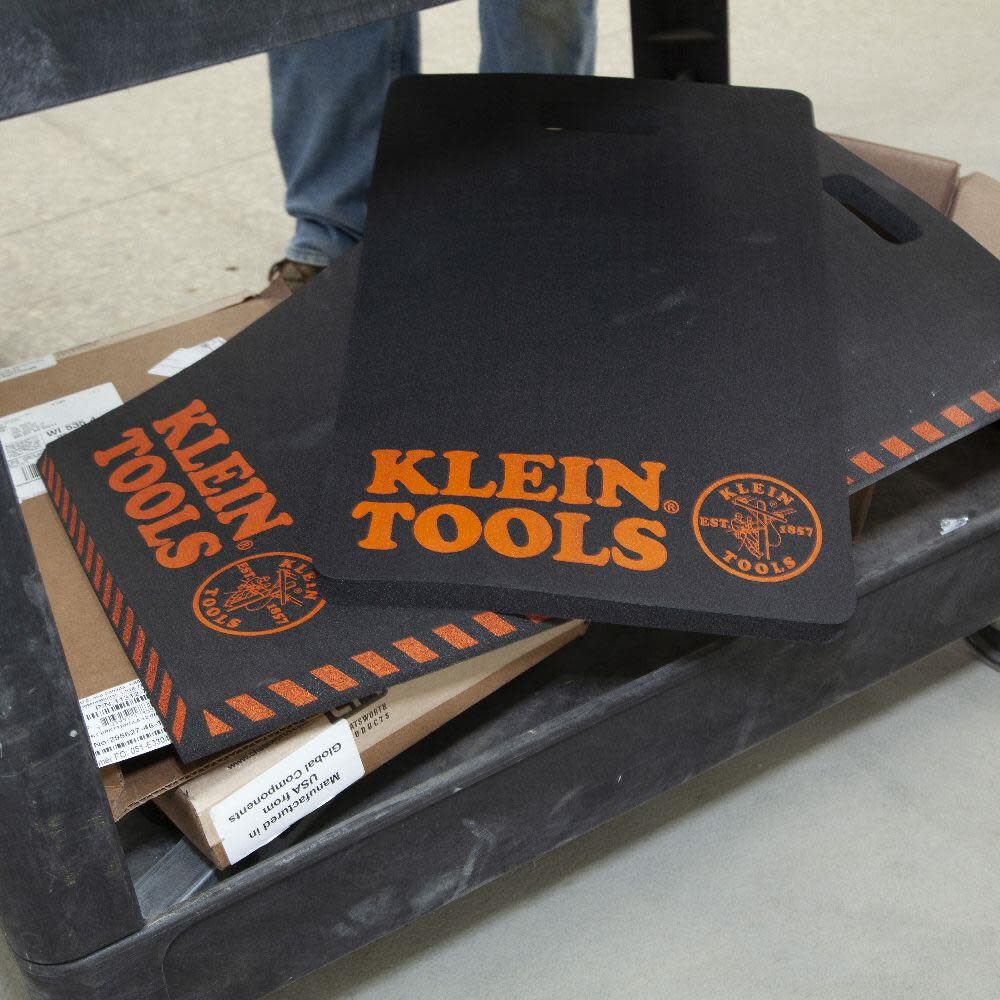 Klein Tools 60135 Kneeling Pads, Adult Men's Soft Thick Closed Cell Soft Foam Professional Tradesman Pro Pads with Handle - Image 5