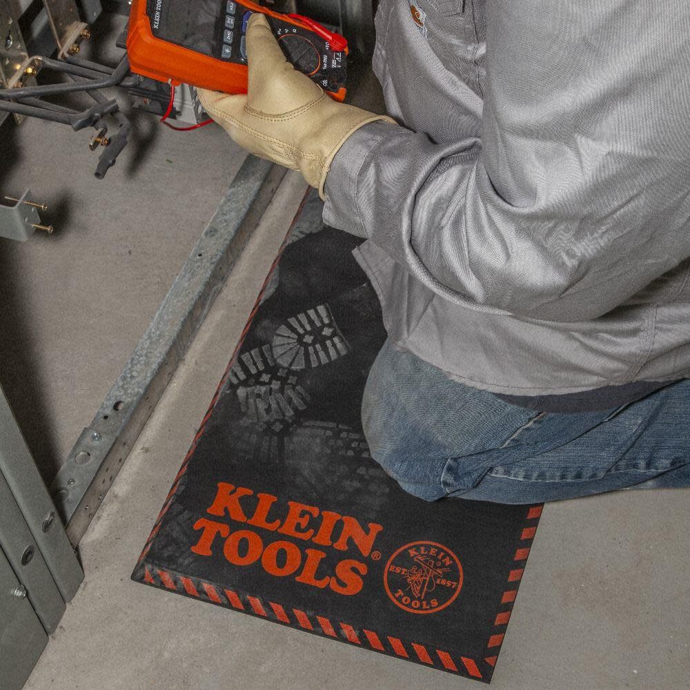 Klein Tools 60136 Kneeling Pads, Adult Men's Large Soft Thick Closed Cell Soft Foam Professional Tradesman Pro Pads with Handle - Image 3