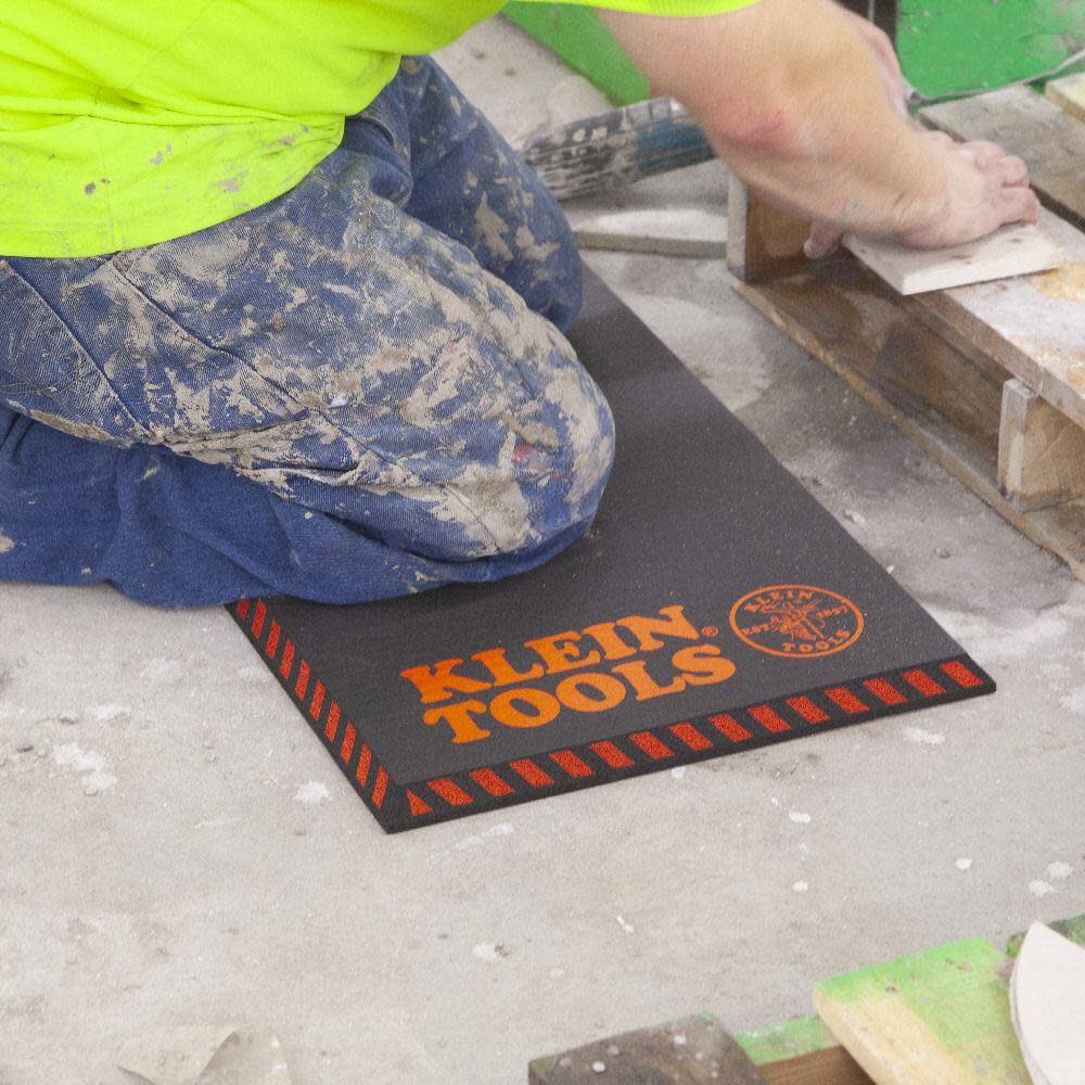 Klein Tools 60136 Kneeling Pads, Adult Men's Large Soft Thick Closed Cell Soft Foam Professional Tradesman Pro Pads with Handle - Image 5