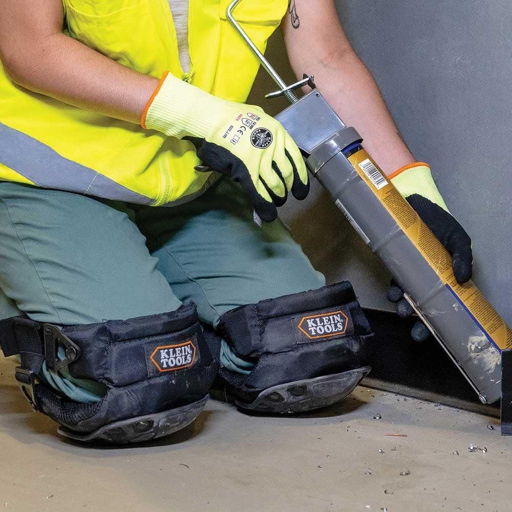 Klein Tools 60344 Knee Pads, Hinged Gel Knee Pads with Slip Resistant Rubber Caps, Quick-Release Clips and Adjustable Straps, Black - Image 4