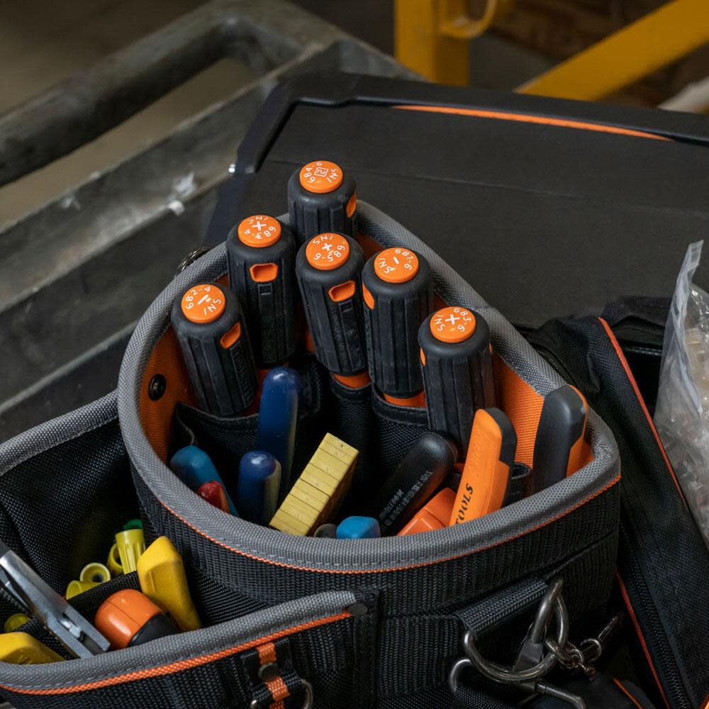 Klein Tools 85076INS Insulated Screwdriver Set features 1000V Screwdrivers, (3) Phillips and (2) Slotted and Square Tips, 6-Piece - Image 3