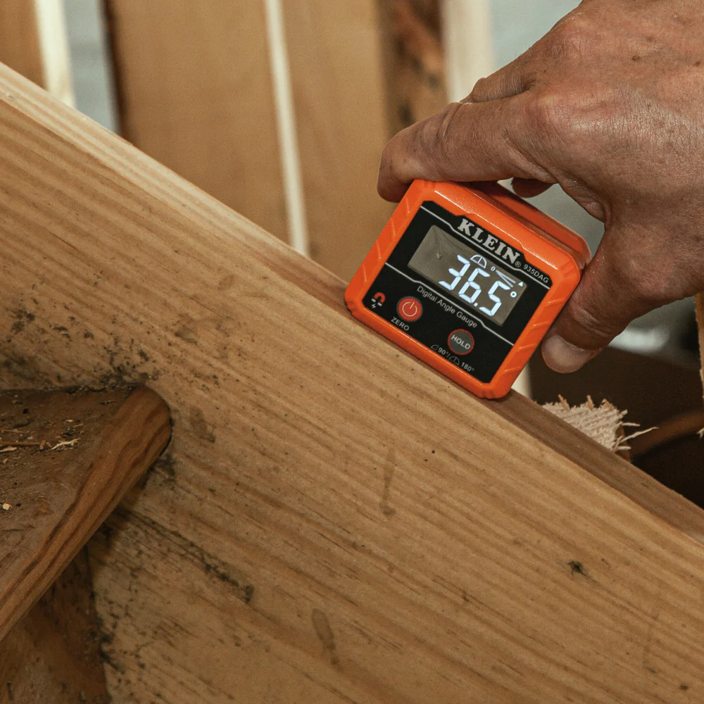 Klein Tools 935DAG Digital Angle Gauge and Level - Image 14