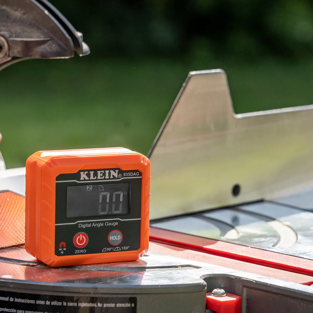Klein Tools 935DAG Digital Angle Gauge and Level - Image 9