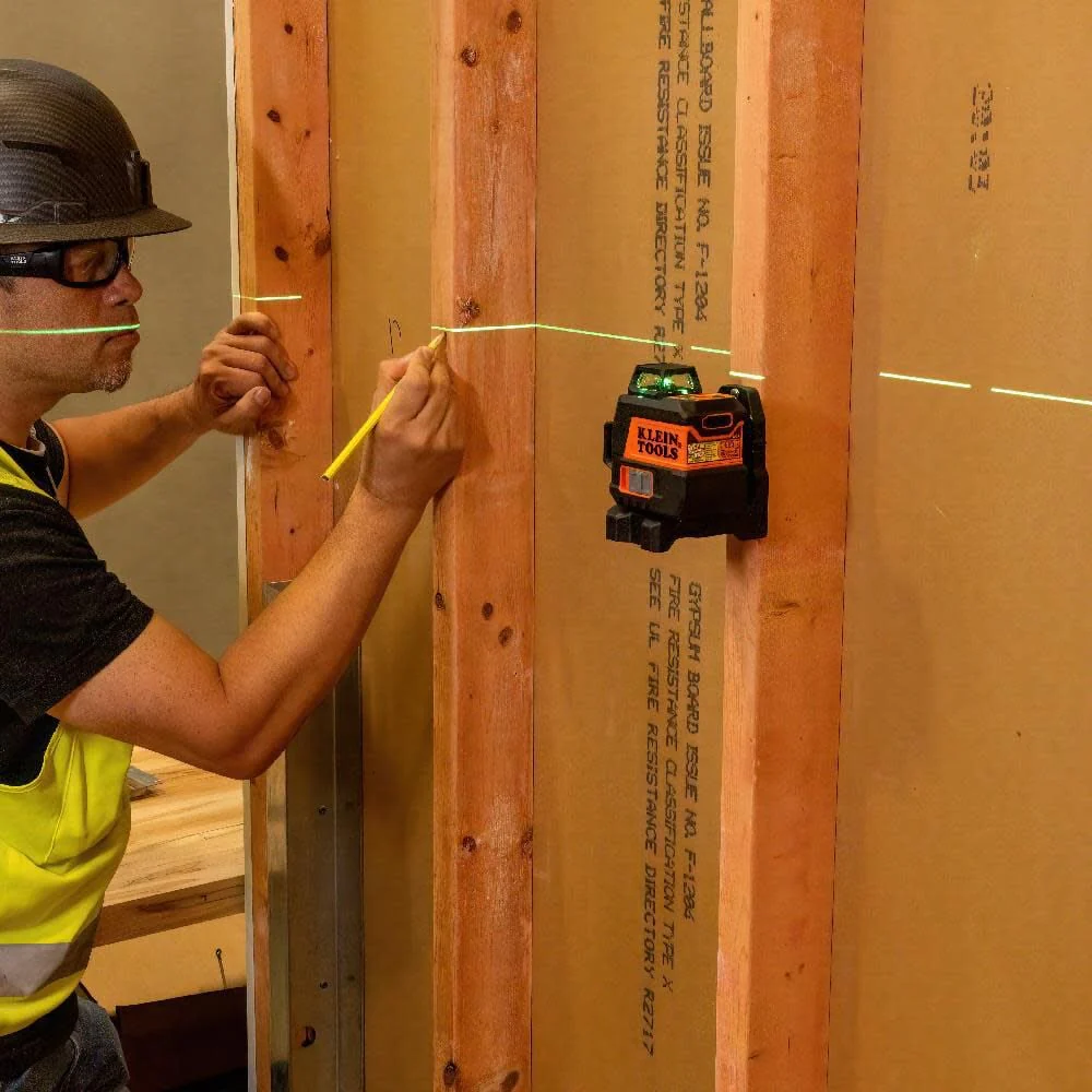 Klein Tools 93CPLG Compact Self-Leveling Laser Level, Bright Green 360-Degree Laser Planes, Rechargeable, Magnetic Mount - Image 4
