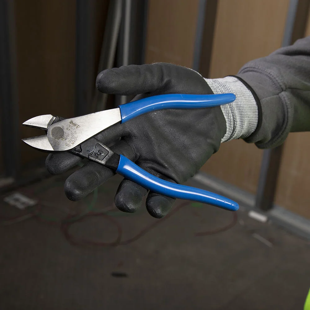 Klein Tools D2000-48 Pliers, Made in USA, Linemans Diagonal Cutting Pliers with High Leverage Design, 8-Inch - Image 5