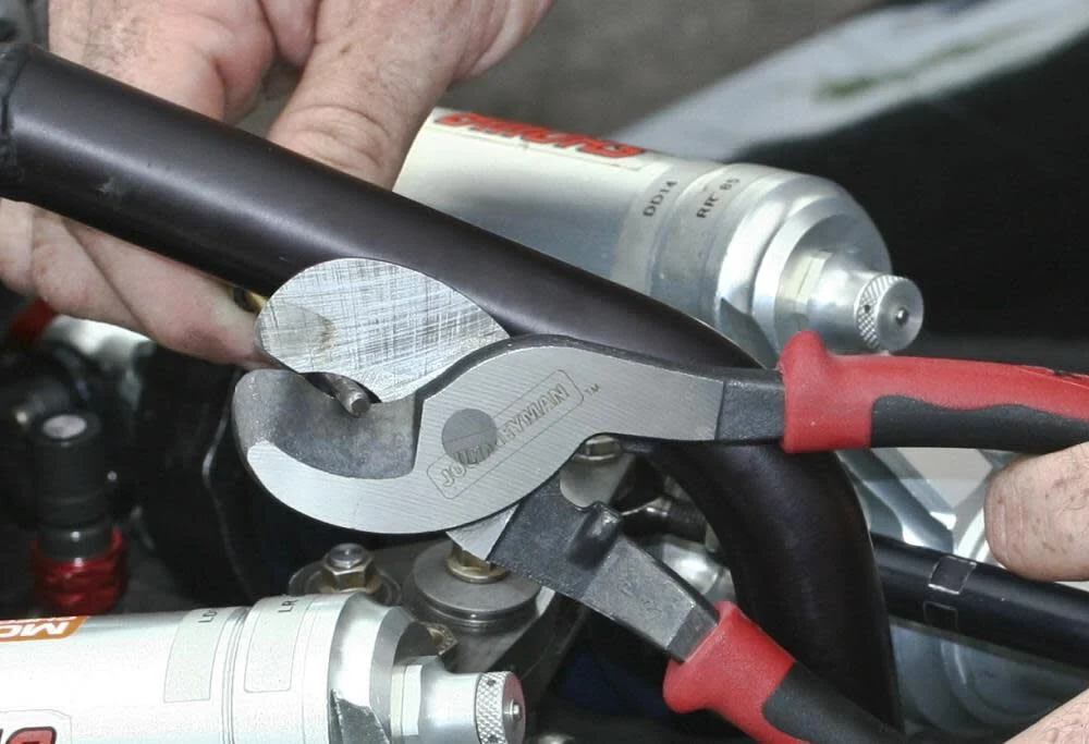 Klein Tools J63050 Cable Cutter, Made in USA, Journeyman Cable Cutter Cuts Aluminum, Copper and Communications Cable with Shear-Type Jaws - Image 5