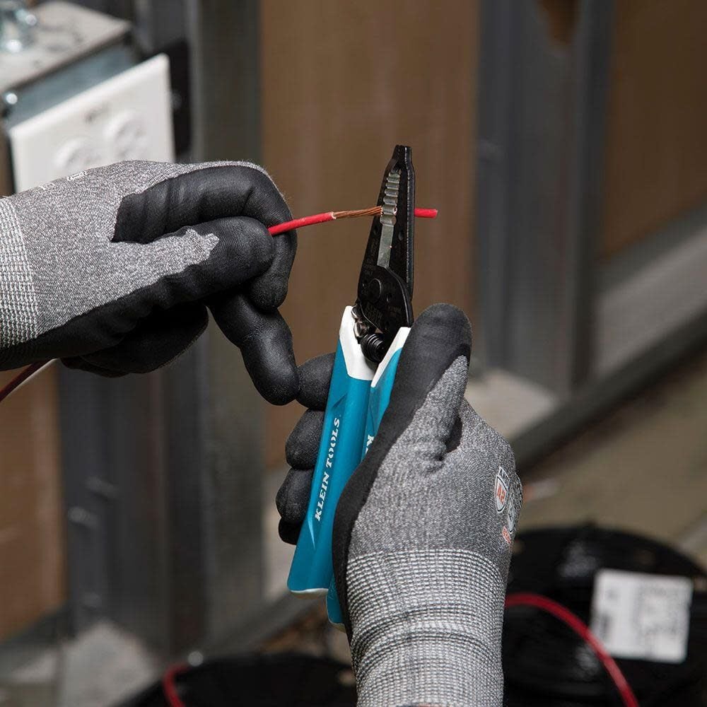 Klein Tools K11095 Klein-Kurve Wire Stripper and Cutter, for 8-18 AWG Solid and 10-20 AWG Stranded Wire - Image 3