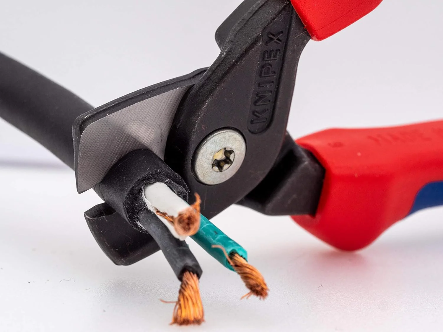 KNIPEX 6-1/4" StepCut Cable Shears-1000V Insulated - Image 8
