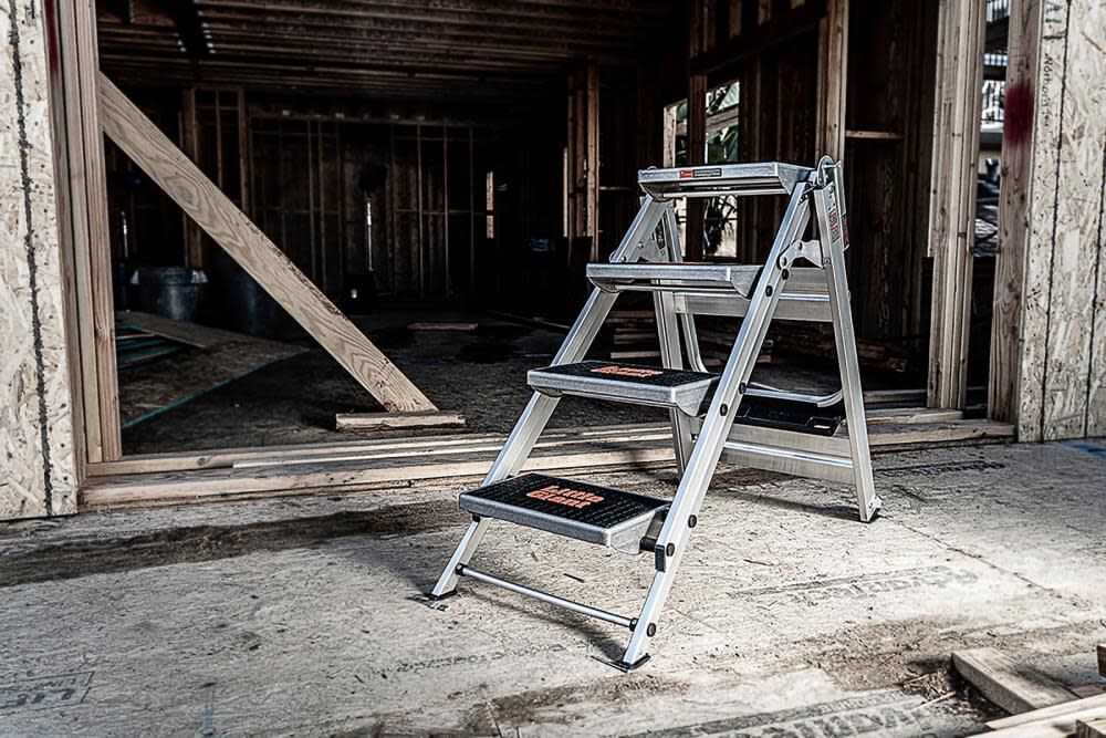 Little Giant Ladders Safety Step M4 Aluminum Type 1A Step Stool with Handrail - Image 4