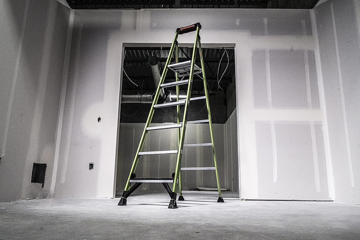 Little Giant Ladders, MightyLite 2.0, 8' Stepladder with Ground Cue, Fiberglass, Type IAA, 375 lbs Weight Rating, (15408-001), Green 8 Ft. - Image 4