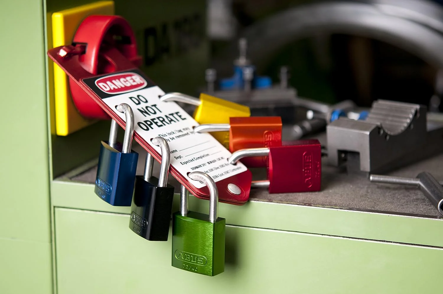 ABUS 72/40HB40 Lockout Padlock, KD, 1/4 in. Diameter, 1-9/16" Shackle, Yellow - Image 2