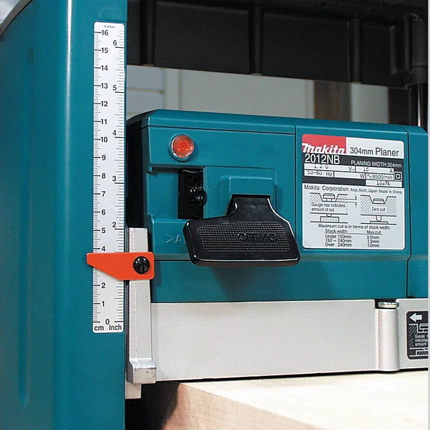 Makita (2012NB) 12" Portable Planer, Interna-Lok Automated Head Clamp, 15 AMP - Image 2