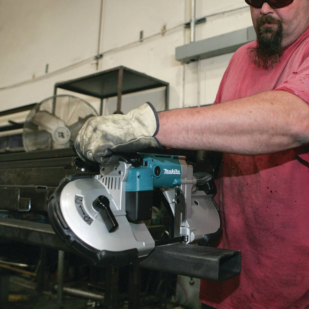 Makita Portable Band Saw, 6.5 AMP, L.E.D. Light, variable speed, no lock-on - Image 2