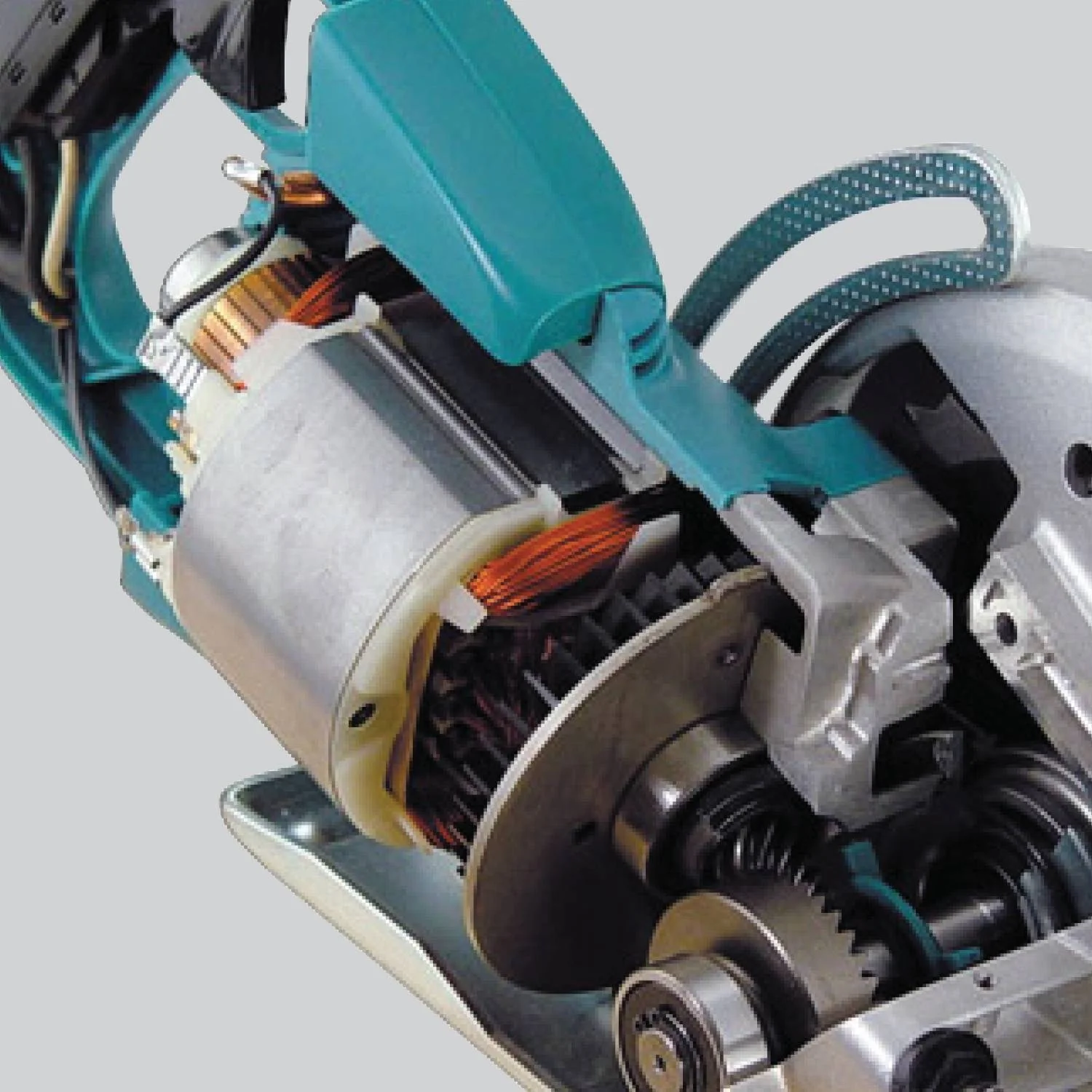Makita 5377MG - 7-1/4" Magnesium Hypoid Saw, 15 AMP - Image 2