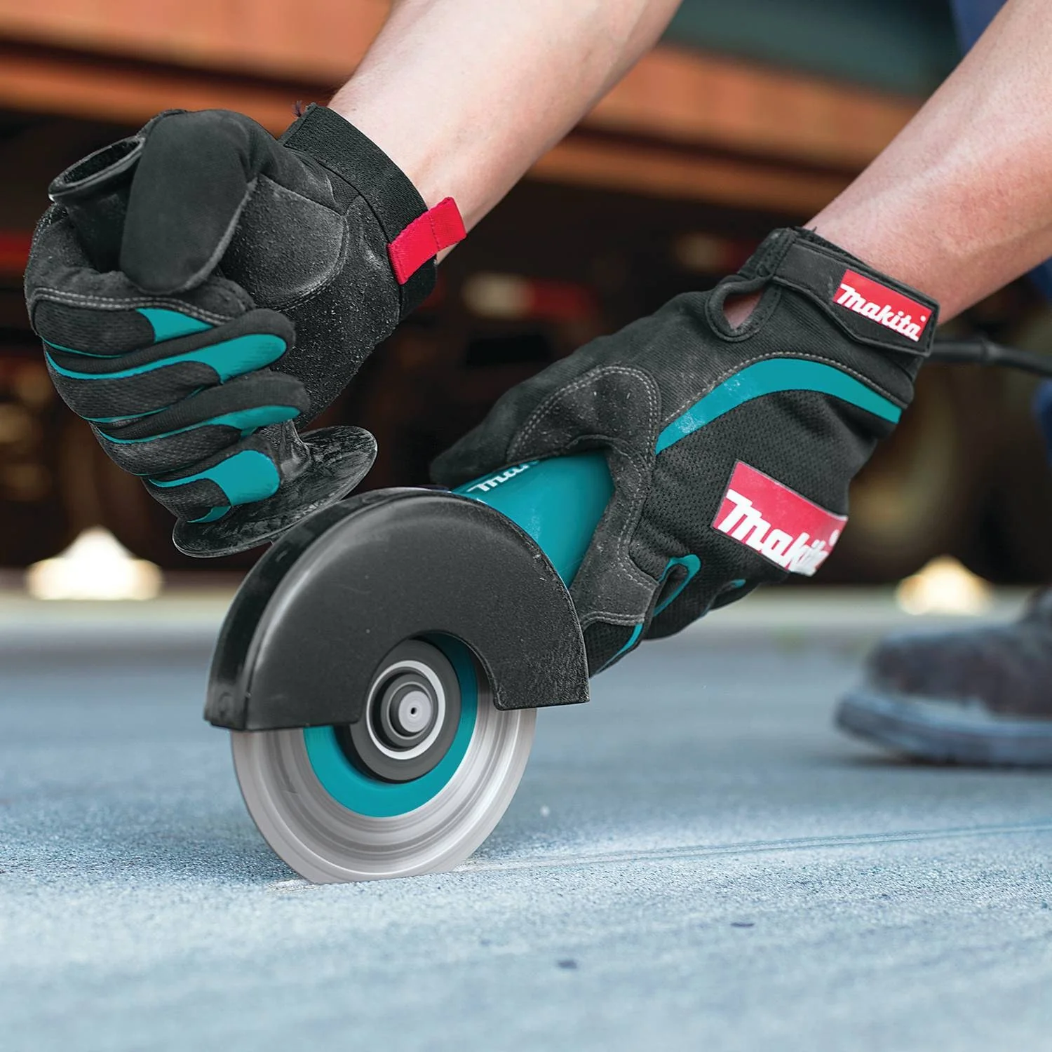 Makita 9557NB2 - 4-1/2" Angle Grinder, 7.5 AMP, 11,000 RPM, 5/8"-11, AC/DC, no lock-off, lock-on (2-Pack) - Image 3
