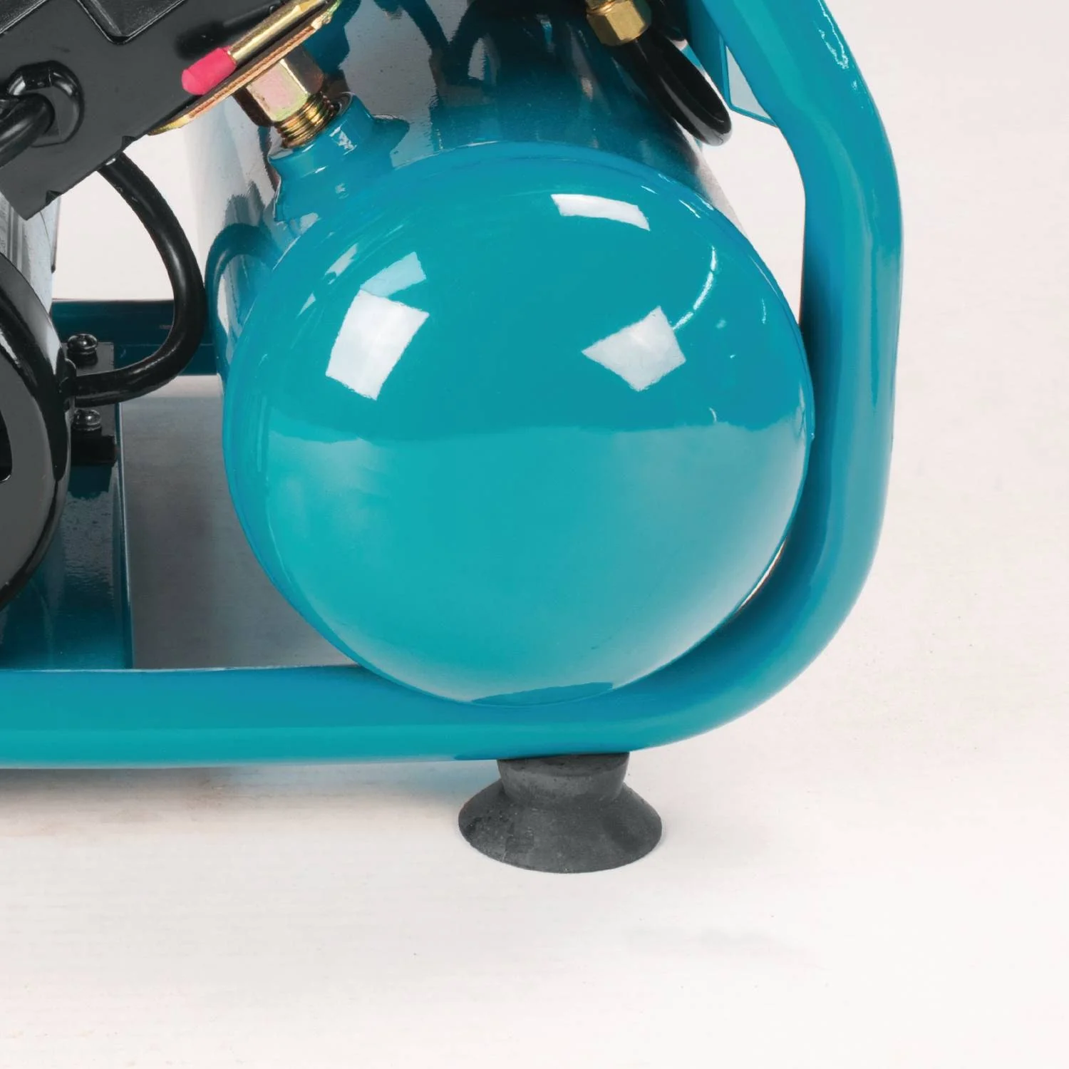 Makita Compact Air Compressor - Image 2