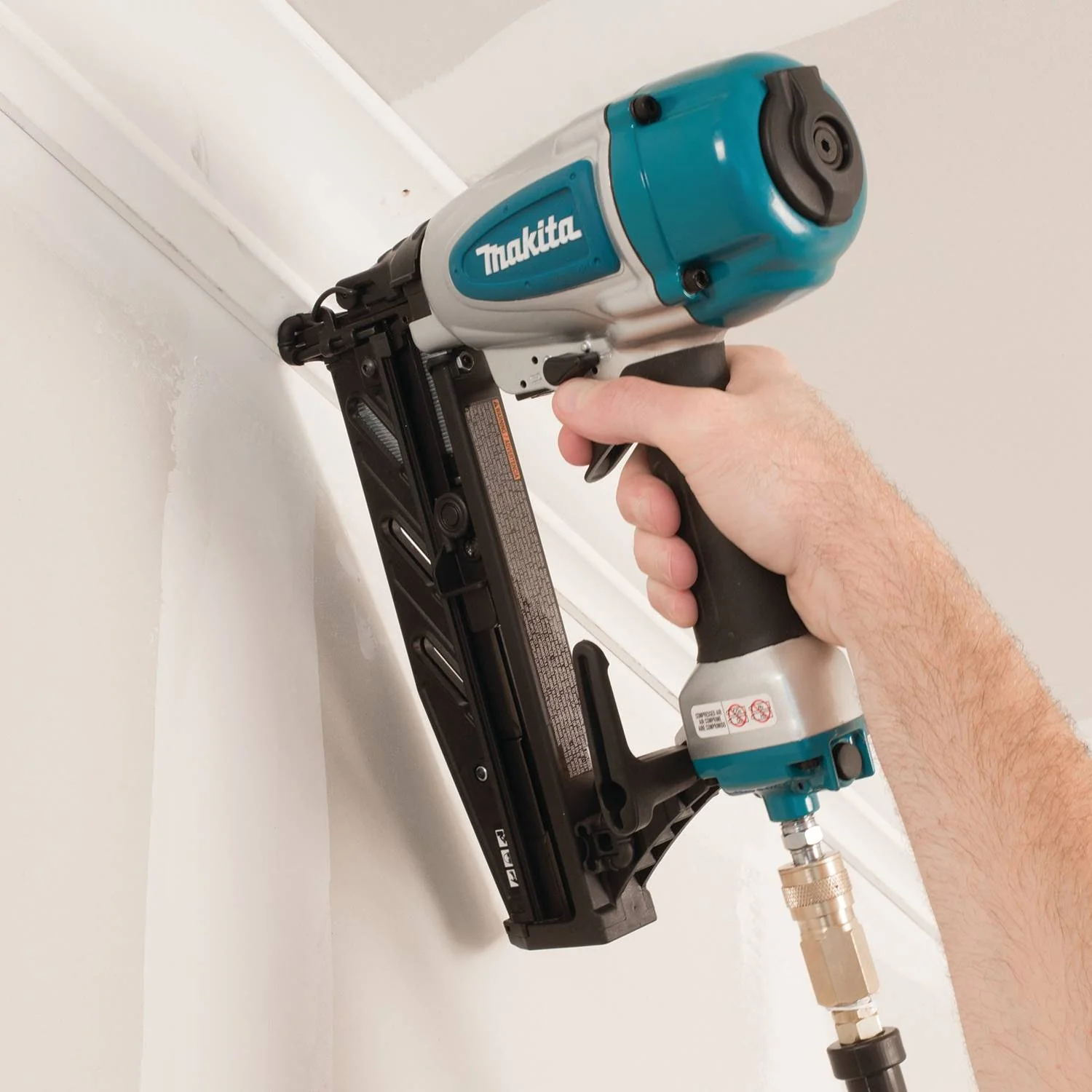 Makita 2-1/2" Straight 16-Gauge Finish Nailer - Image 4