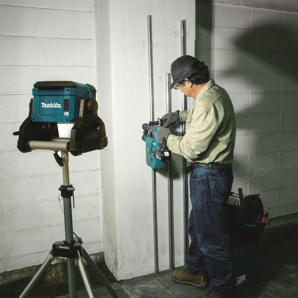 Makita 18V LXT Lithium-Ion Cordless/Corded Work Light (Light Only) - Image 5