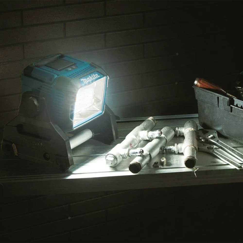 Makita 18V LXT Lithium-Ion Cordless/Corded Work Light (Light Only) - Image 6