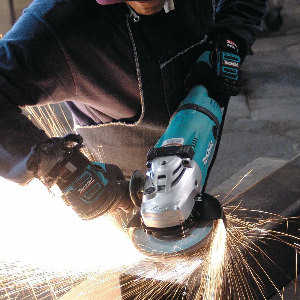 Makita GA9040S - 9" Angle Grinder, 15 AMP, Soft Start, 6,600 RPM, 5/8"-11, no lock-off, lock-on - Image 2