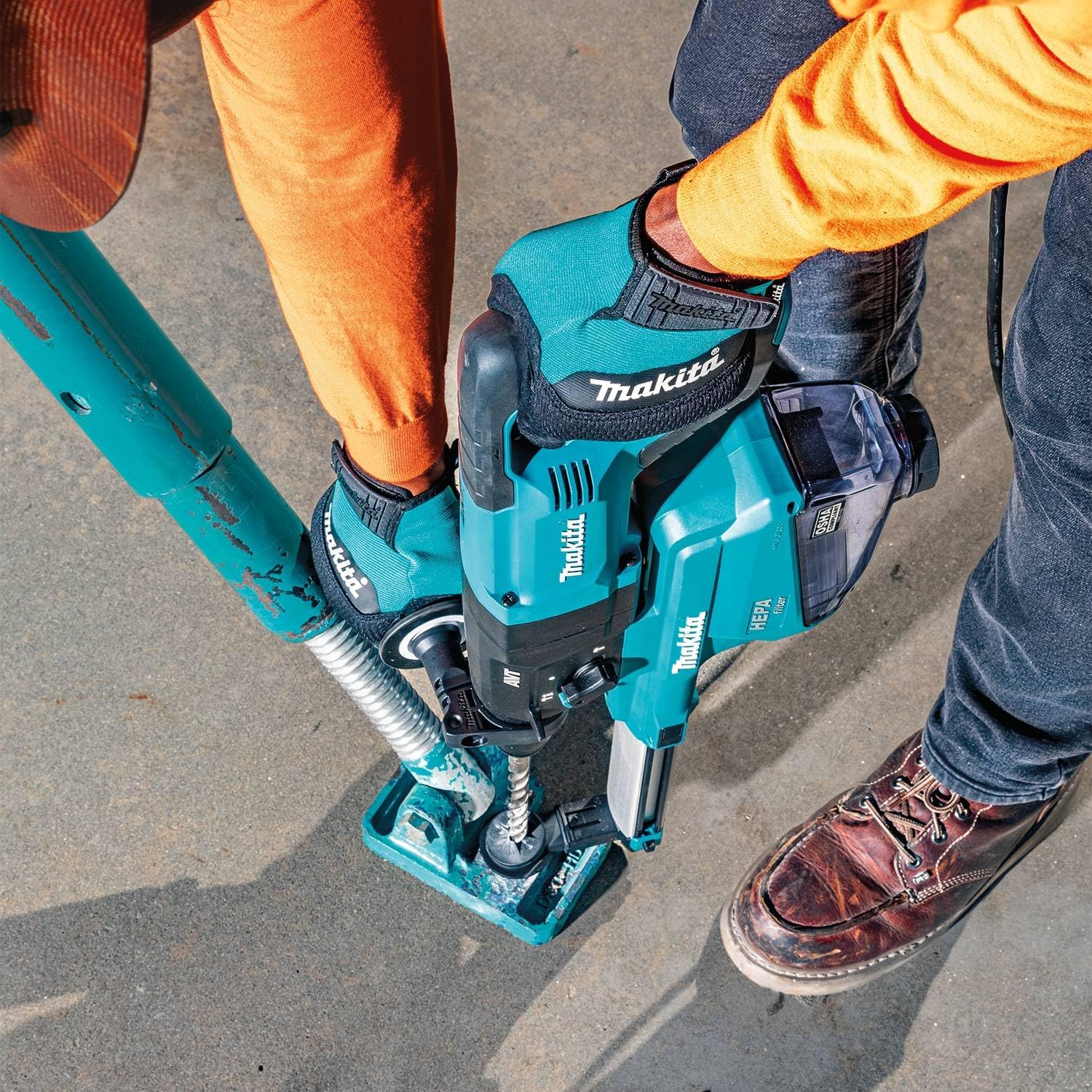 Makita HR2663 1" SDS-PLUS AVT Rotary Hammer, with HEPA Dust Extractor (D-Handle) - Image 8